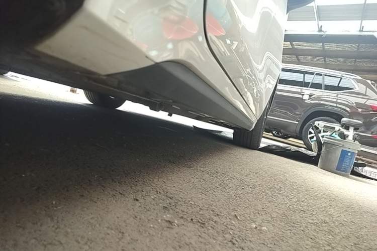 Used BYD Destroyer 05 2024 HONOR Edition DM-i 55KM Luxury Model Right Side Sill