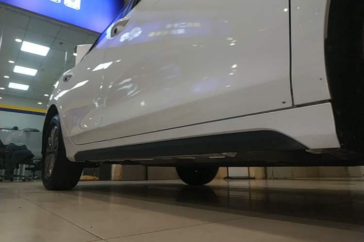 Used BYD Destroyer 05 2024 HONOR Edition DM-i 55KM Luxury Model Right Side Sill