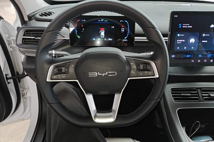 Used BYD Destroyer 05 2024 HONOR Edition DM-i 55KM Luxury Model Steering Wheel