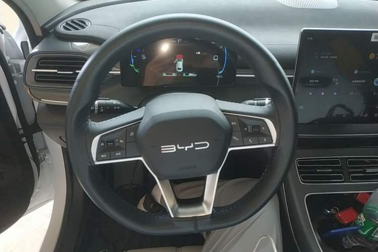 Used BYD Destroyer 05 2024 HONOR Edition DM-i 55KM Luxury Model Steering Wheel