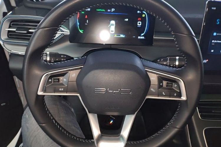 Used BYD Destroyer 05 2024 Honor Edition DM-i 120KM Luxury Model Steering Wheel