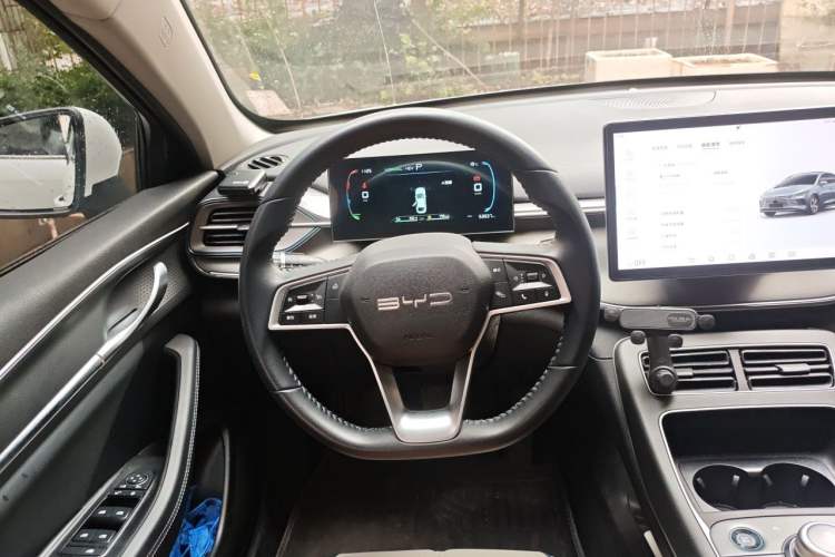Used BYD Destroyer 05 2024 HONOR Edition DM-i 55KM Luxury Model Steering Wheel