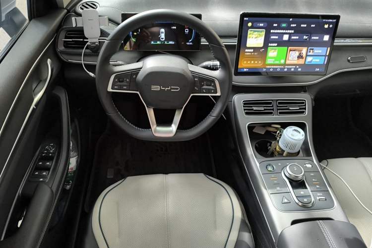 Used BYD Destroyer 05 2024 HONOR Edition DM-i 55KM Luxury Model Steering Wheel