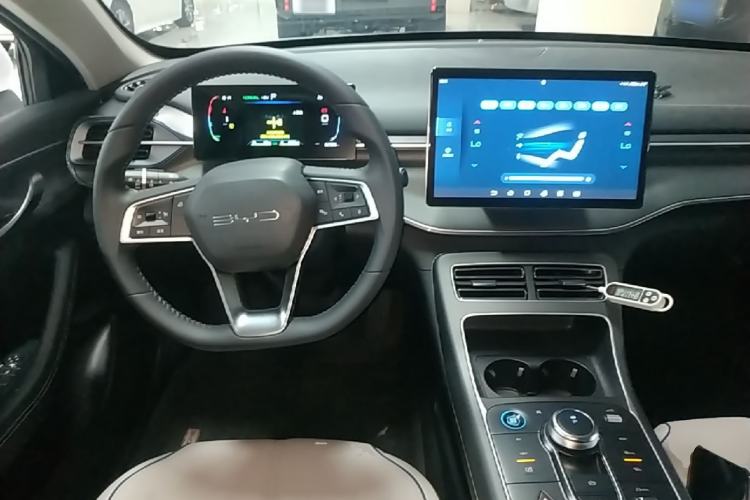 Used BYD Destroyer 05 2024 HONOR Edition DM-i 55KM Luxury Model Steering Wheel