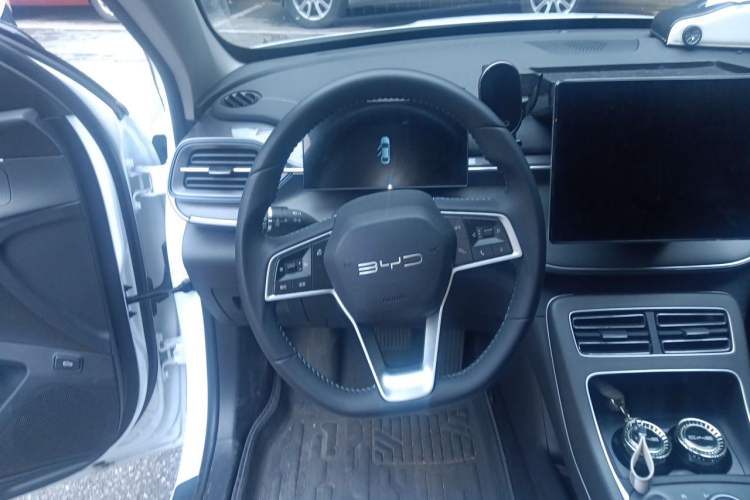 Used BYD Destroyer 05 2024 HONOR Edition DM-i 55KM Luxury Model Steering Wheel