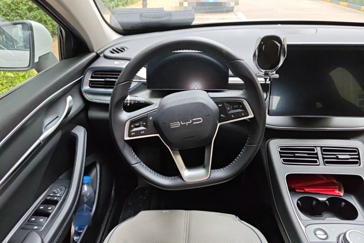 Used BYD Destroyer 05 2024 Honor Edition DM-i 120KM Luxury Model Steering Wheel