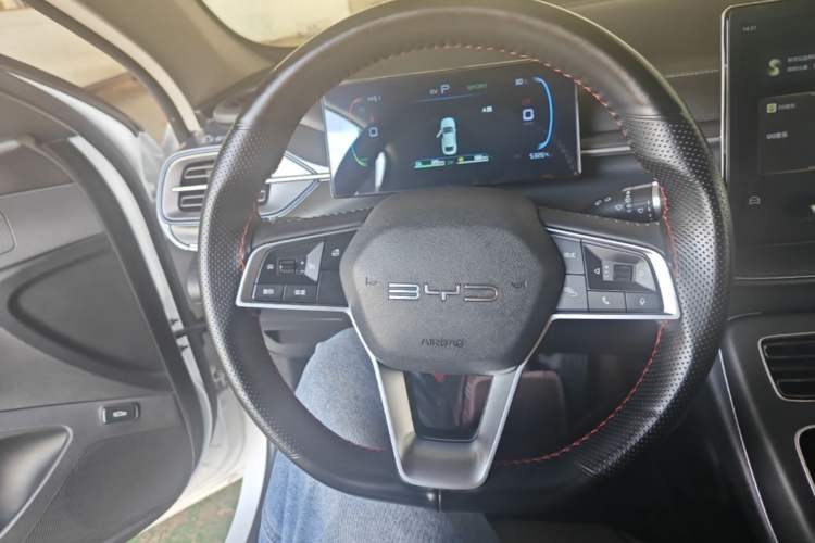 Used BYD Destroyer 05 2024 HONOR Edition DM-i 55KM Luxury Model Steering Wheel