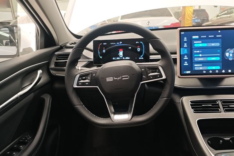 Used BYD Destroyer 05 2024 HONOR Edition DM-i 55KM Luxury Model Steering Wheel