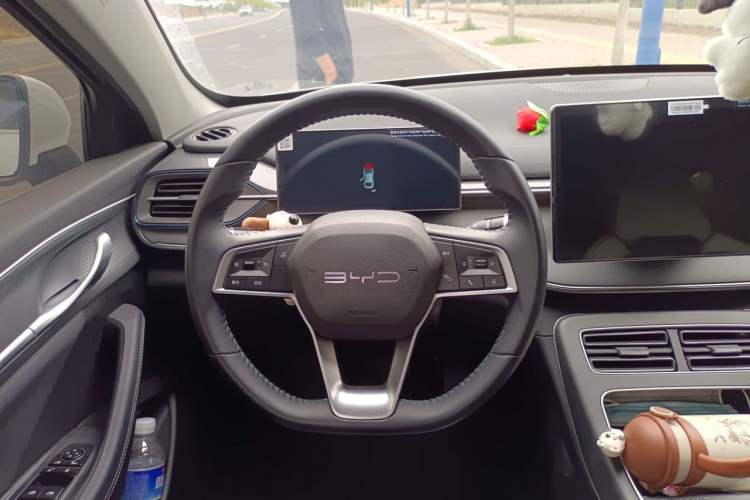 Used BYD Destroyer 05 2024 HONOR Edition DM-i 55KM Luxury Model Steering Wheel