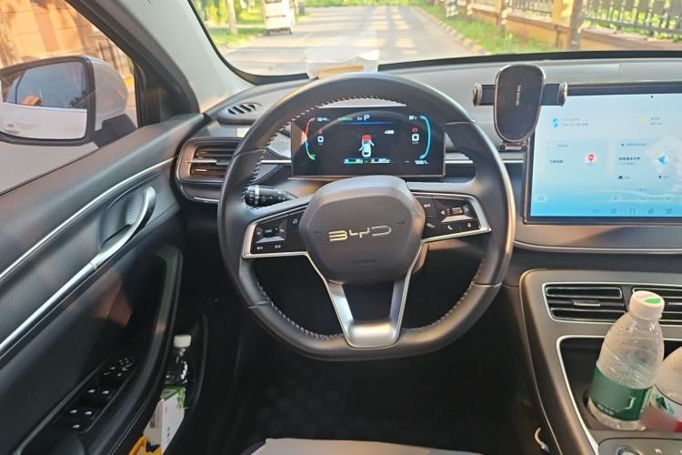Used BYD Destroyer 05 2024 Honor Edition DM-i 120KM Luxury Model Steering Wheel