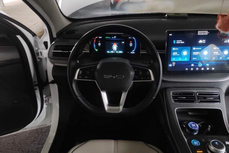 Used BYD Destroyer 05 2024 HONOR Edition DM-i 55KM Luxury Model Steering Wheel
