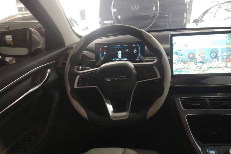 Used BYD Destroyer 05 2024 HONOR Edition DM-i 55KM Luxury Model Steering Wheel
