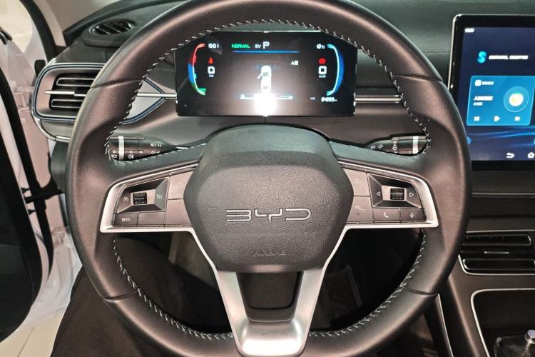 Used BYD Destroyer 05 2024 Honor Edition DM-i 120KM Luxury Model Steering Wheel