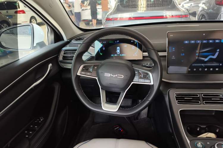 Used BYD Destroyer 05 2024 HONOR Edition DM-i 55KM Luxury Model Steering Wheel