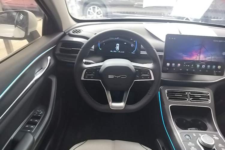 Used BYD Destroyer 05 2024 HONOR Edition DM-i 55KM Luxury Model Steering Wheel