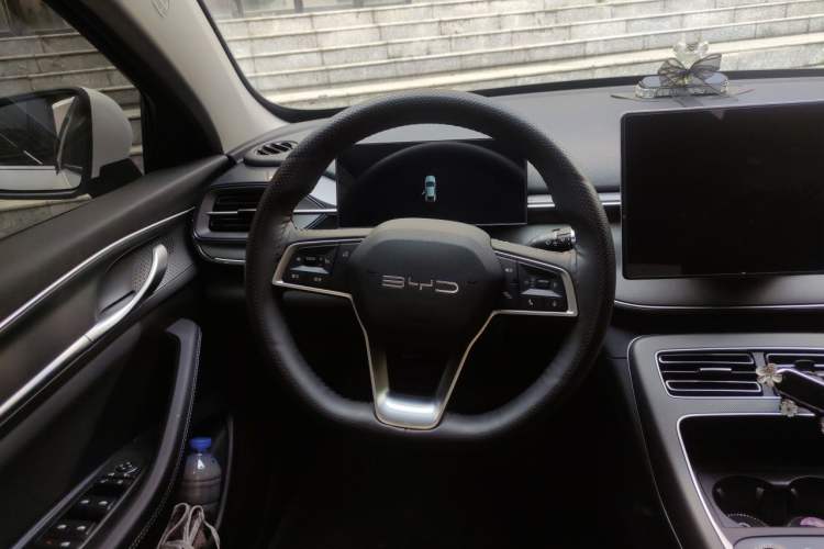 Used BYD Destroyer 05 2024 HONOR Edition DM-i 55KM Luxury Model Steering Wheel