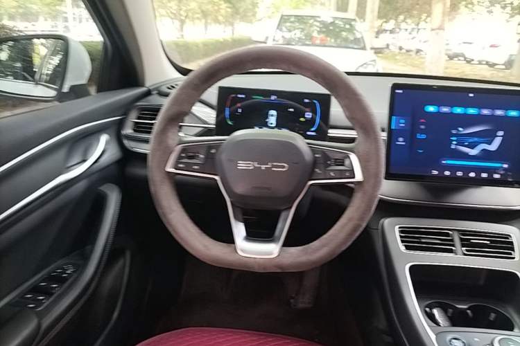 Used BYD Destroyer 05 2024 HONOR Edition DM-i 55KM Luxury Model Steering Wheel