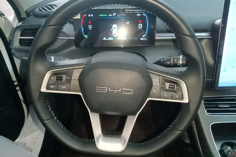 Used BYD Destroyer 05 2024 Honor Edition DM-i 120KM Luxury Model Steering Wheel