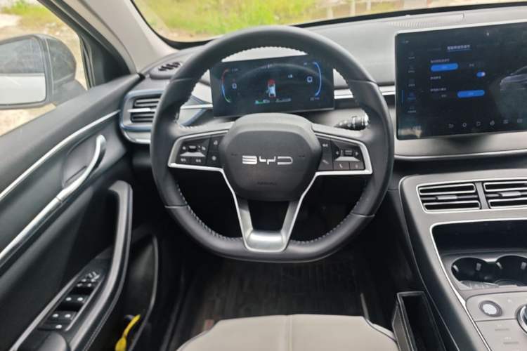 Used BYD Destroyer 05 2024 Honor Edition DM-i 120KM Luxury Model Steering Wheel