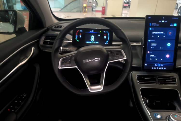 Used BYD Destroyer 05 2024 HONOR Edition DM-i 55KM Luxury Model Steering Wheel