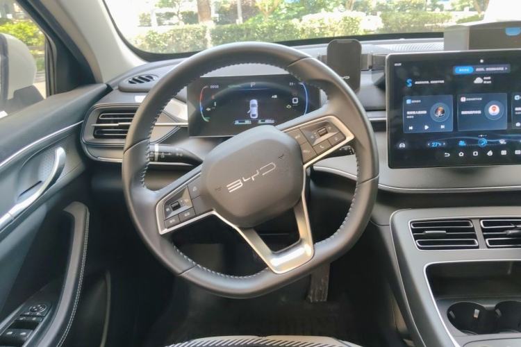 Used BYD Destroyer 05 2024 HONOR Edition DM-i 55KM Luxury Model Steering Wheel