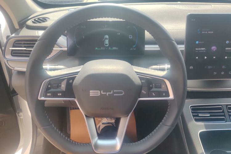 Used BYD Destroyer 05 2024 HONOR Edition DM-i 55KM Luxury Model Steering Wheel