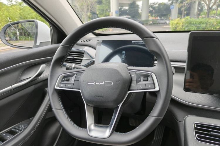 Used BYD Destroyer 05 2024 HONOR Edition DM-i 55KM Luxury Model Steering Wheel