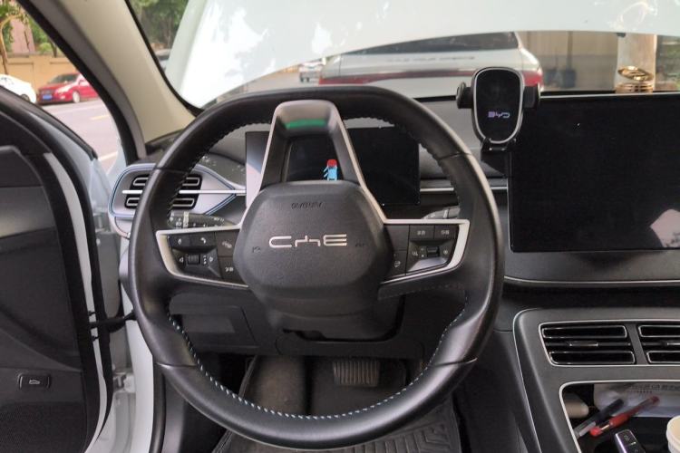Used BYD Destroyer 05 2024 HONOR Edition DM-i 55KM Luxury Model Steering Wheel