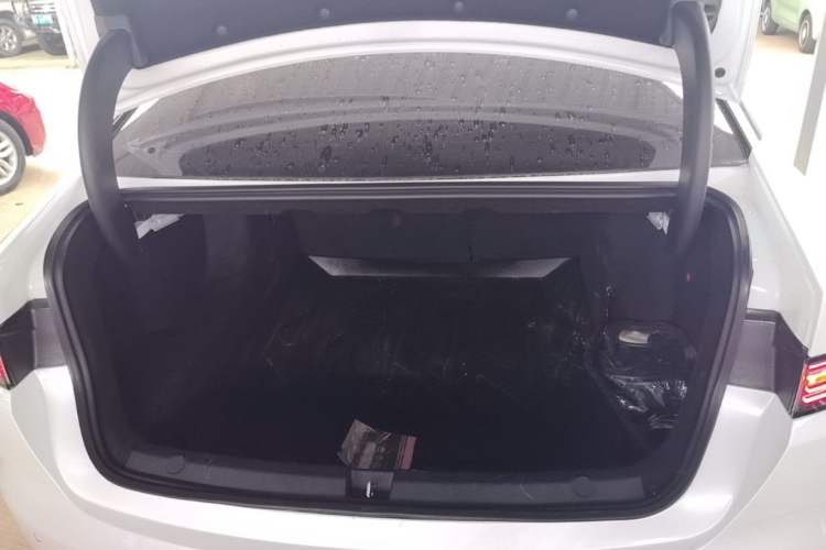 Used BYD Destroyer 05 2024 Honor Edition DM-i 120KM Luxury Model Trunk