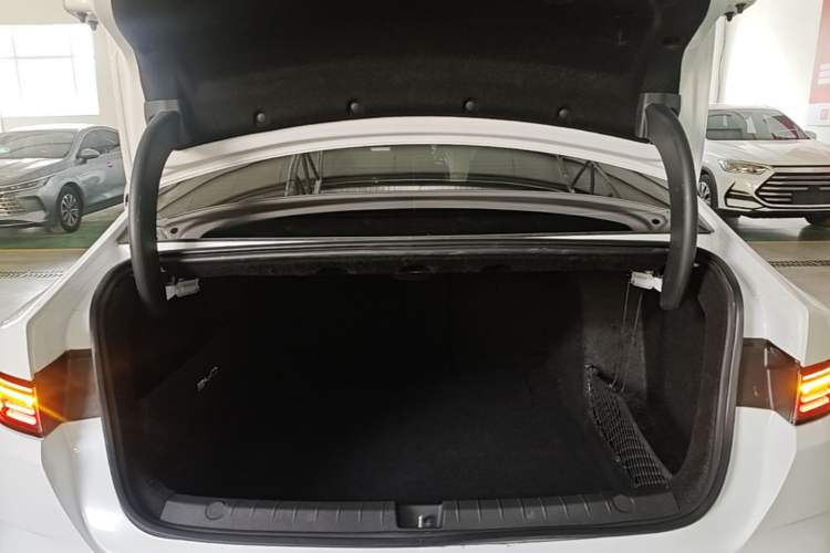 Used BYD Destroyer 05 2024 HONOR Edition DM-i 55KM Luxury Model Trunk