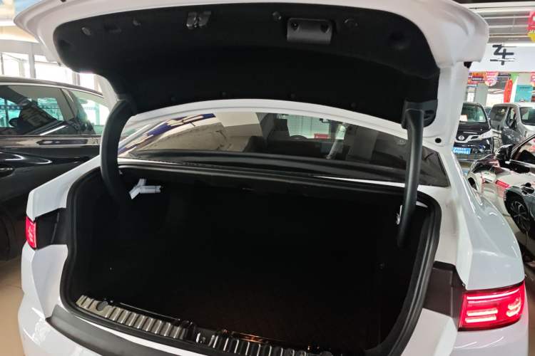 Used BYD Destroyer 05 2024 HONOR Edition DM-i 55KM Luxury Model Trunk