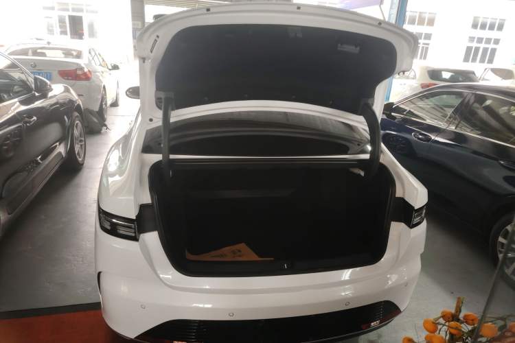 Used BYD Destroyer 05 2024 HONOR Edition DM-i 55KM Luxury Model Trunk