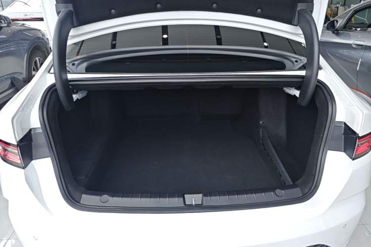 Used BYD Destroyer 05 2024 HONOR Edition DM-i 55KM Luxury Model Trunk
