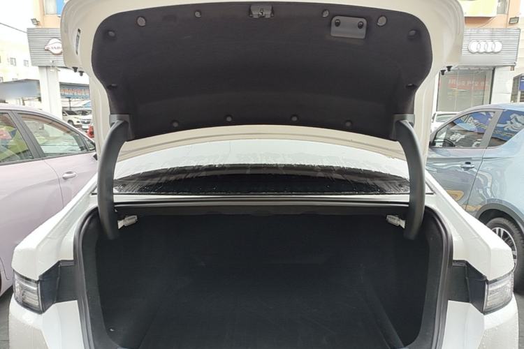 Used BYD Destroyer 05 2024 HONOR Edition DM-i 55KM Luxury Model Trunk