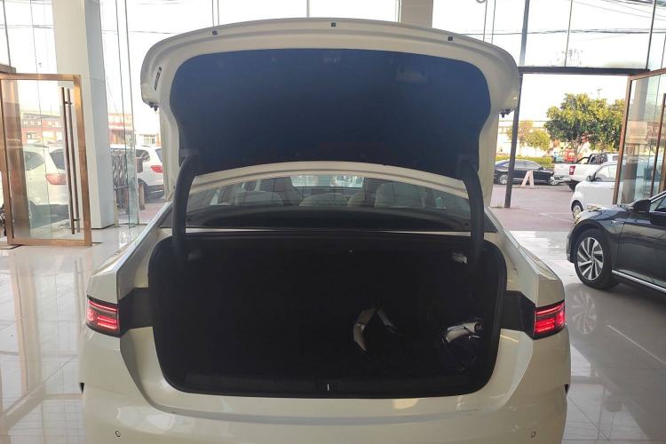 Used BYD Destroyer 05 2024 Honor Edition DM-i 120KM Luxury Model Trunk