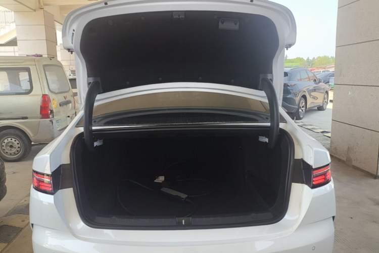 Used BYD Destroyer 05 2024 HONOR Edition DM-i 55KM Luxury Model Trunk