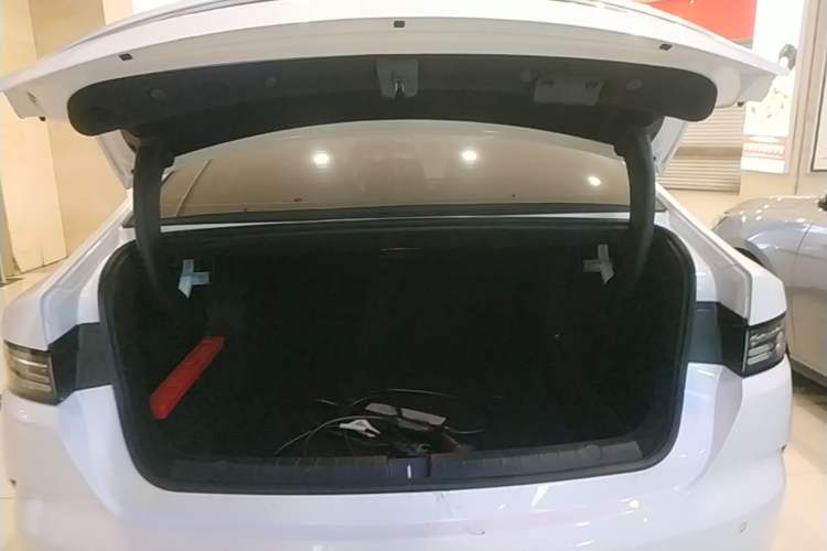 Used BYD Destroyer 05 2024 HONOR Edition DM-i 55KM Luxury Model Trunk