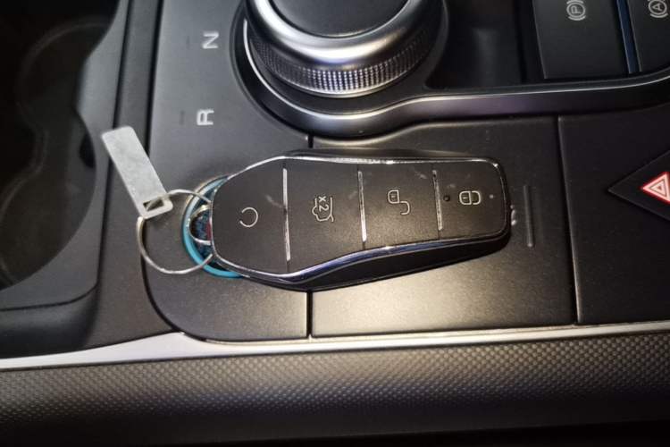 Used BYD Destroyer 05 2024 HONOR Edition DM-i 55KM Luxury Model Vehicle Key