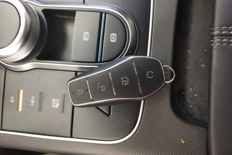 Used BYD Destroyer 05 2024 HONOR Edition DM-i 55KM Luxury Model Vehicle Key