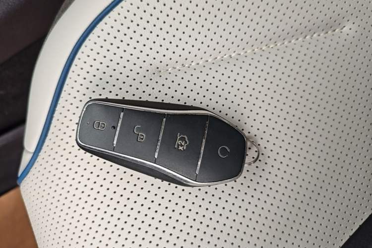 Used BYD Destroyer 05 2024 HONOR Edition DM-i 55KM Luxury Model Vehicle Key