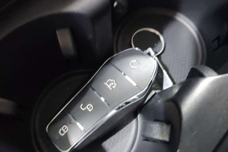Used BYD Destroyer 05 2024 HONOR Edition DM-i 55KM Luxury Model Vehicle Key