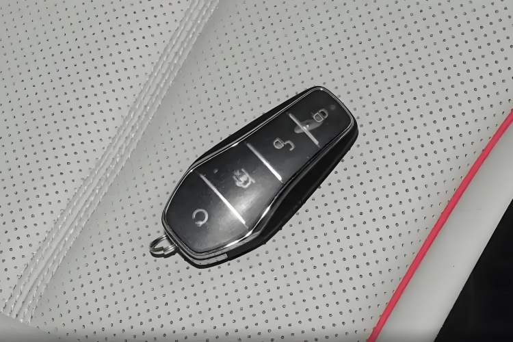 Used BYD Destroyer 05 2024 HONOR Edition DM-i 55KM Luxury Model Vehicle Key