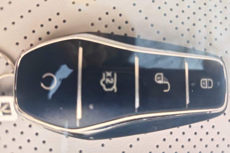 Used BYD Destroyer 05 2024 HONOR Edition DM-i 55KM Luxury Model Vehicle Key