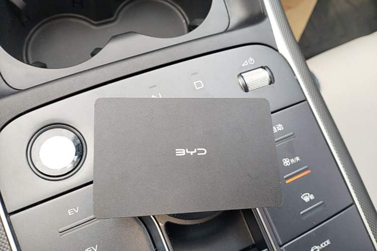 Used BYD Destroyer 05 2024 HONOR Edition DM-i 55KM Luxury Model Vehicle Key