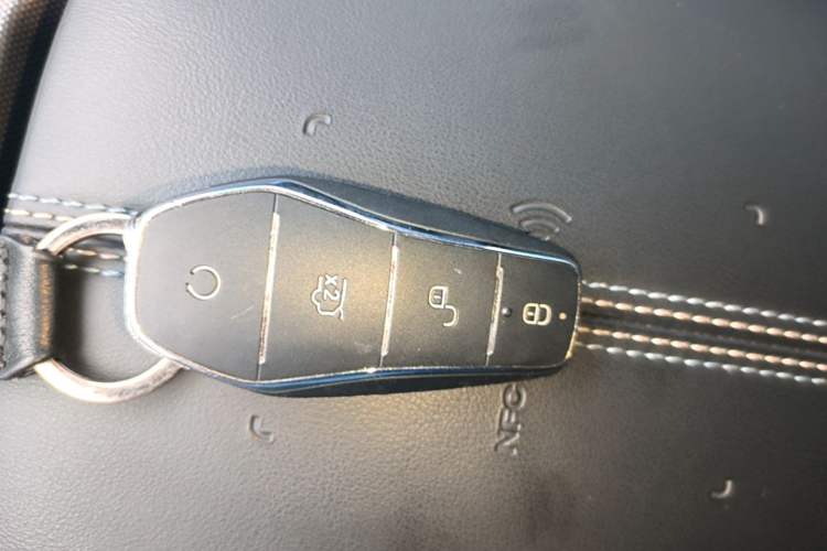 Used BYD Destroyer 05 2024 HONOR Edition DM-i 55KM Luxury Model Vehicle Key