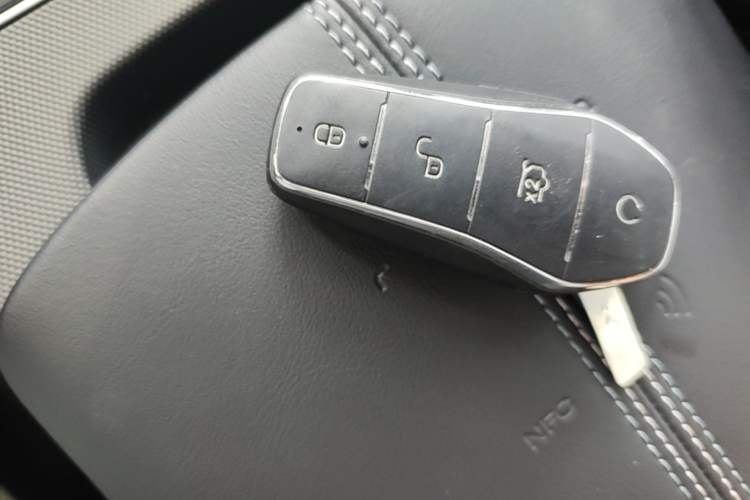 Used BYD Destroyer 05 2024 HONOR Edition DM-i 55KM Luxury Model Vehicle Key