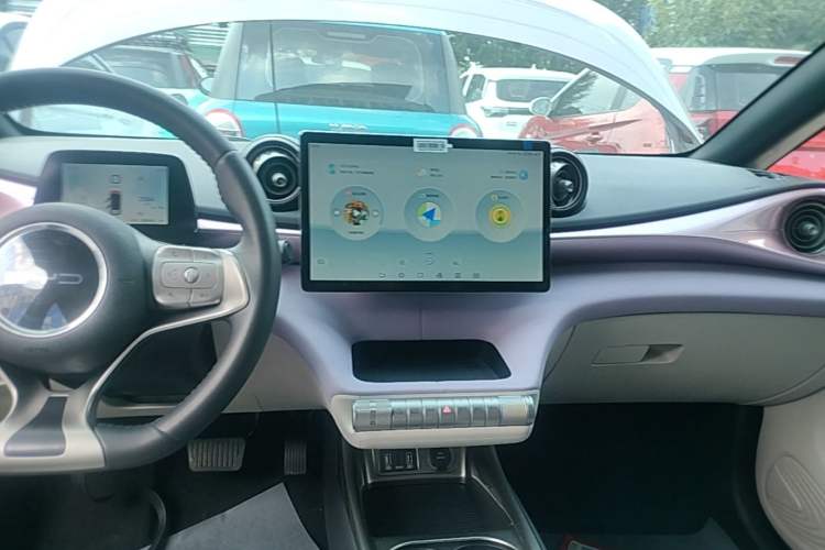 Used BYD Dolphin 2021 405 km Fashion Edition Audio And AC Panel