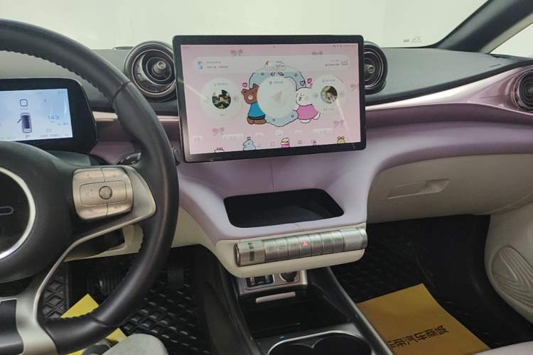 Used BYD Dolphin 2021 405 km Fashion Edition Audio And AC Panel