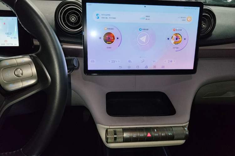 Used BYD Dolphin 2021 405 km Fashion Edition Audio And AC Panel