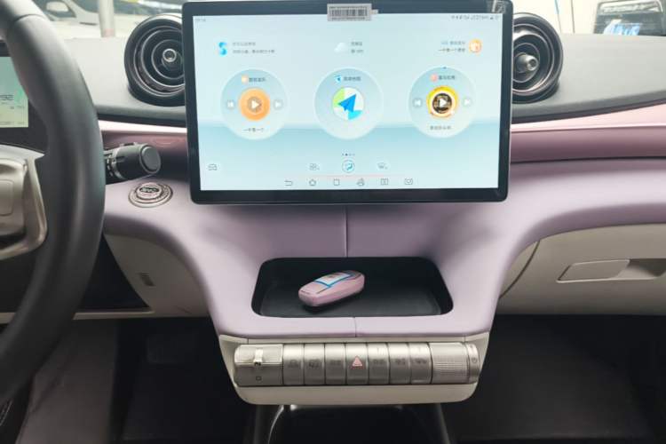 Used BYD Dolphin 2021 405 km Fashion Edition Audio And AC Panel